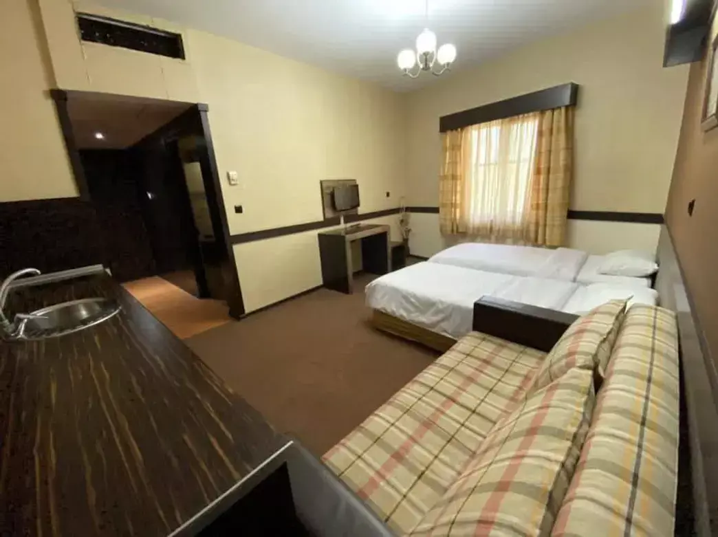 Alibaba https://cdn.alibaba.ir/ostorage/hotel-accommodation-images/69da5575347d52b68c6acbdc_اتاق چهار تخته.webp
